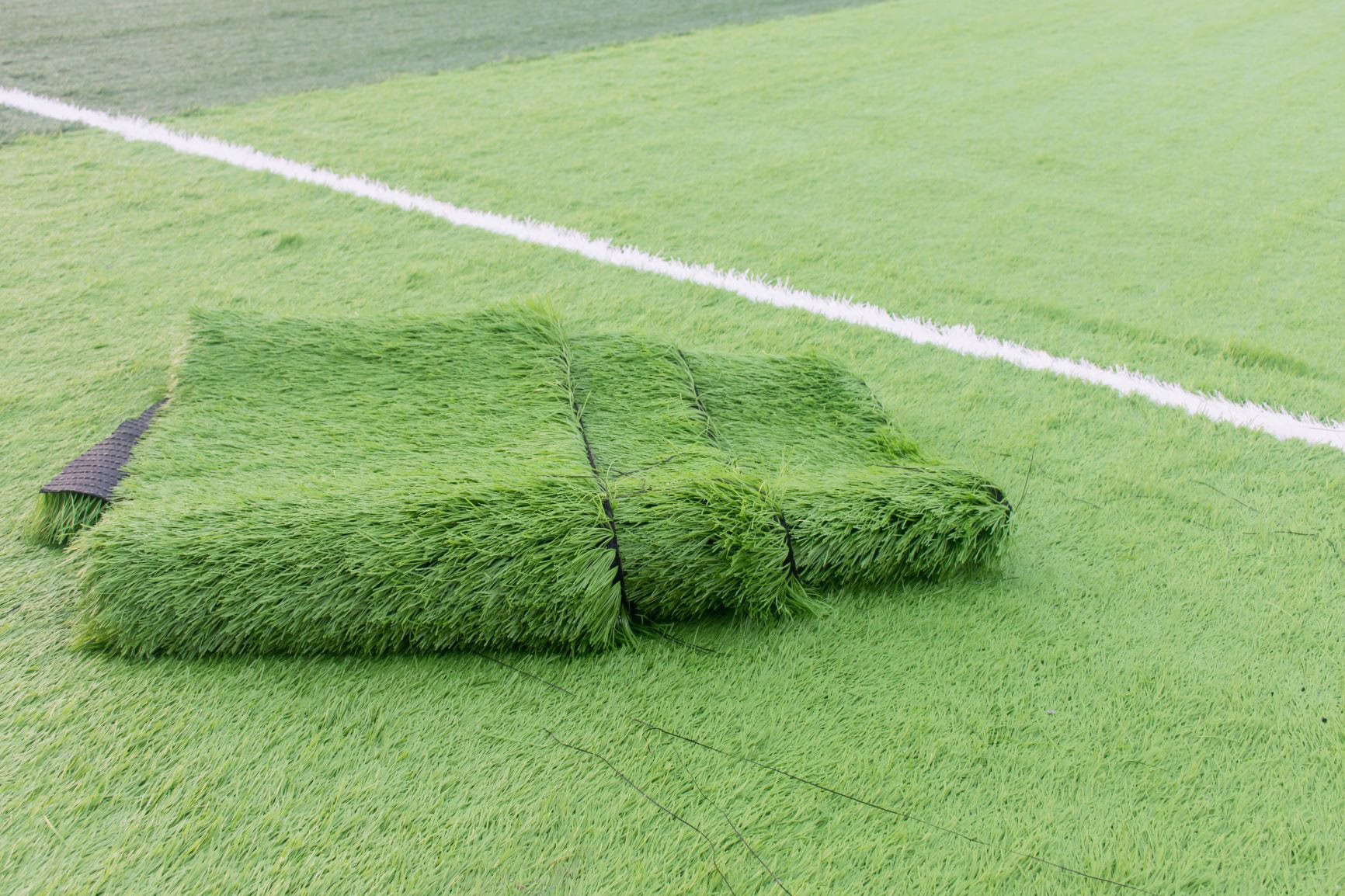 How Do I Know When Synthetic Turf Needs To Be Replaced?