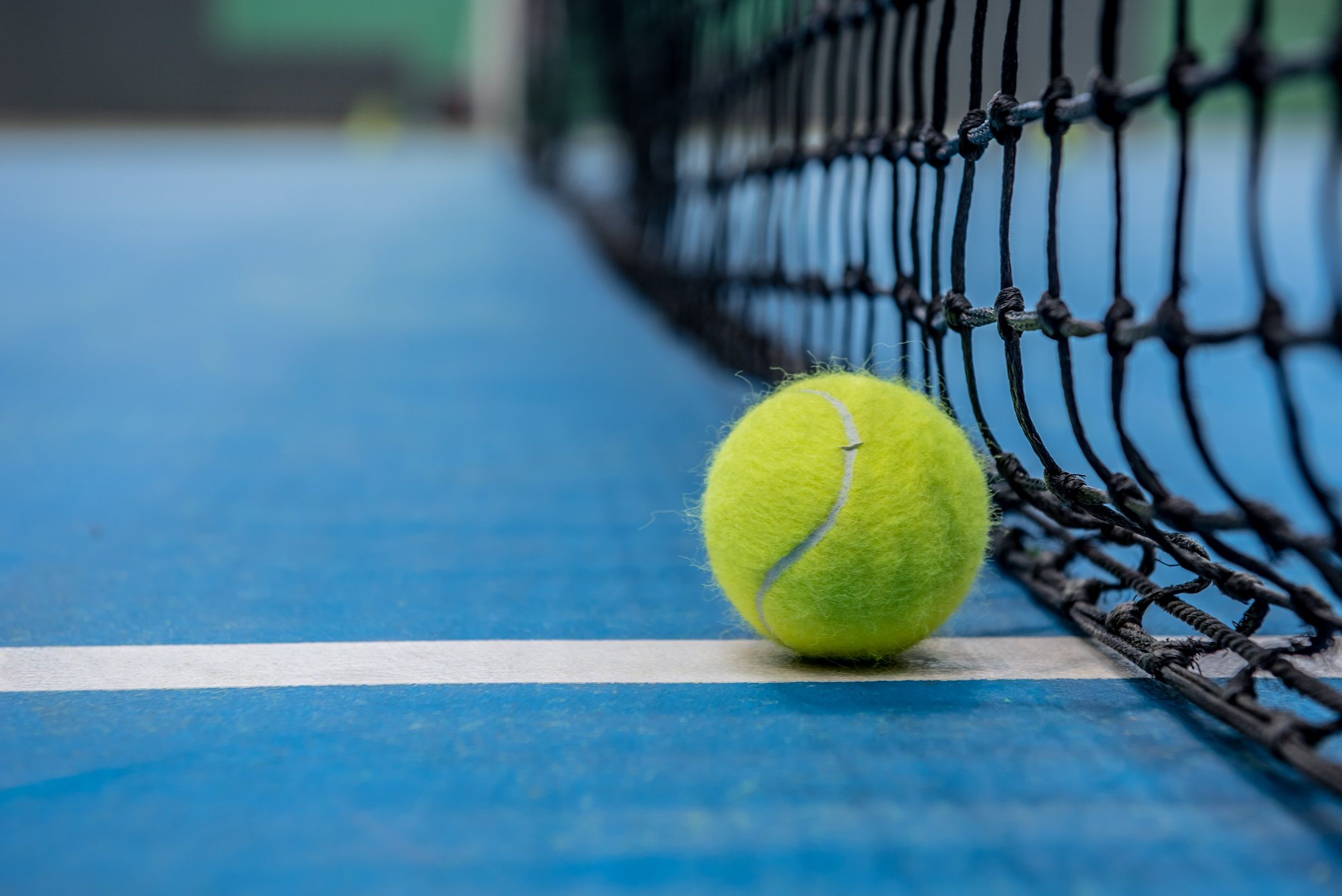 How to Identify the Needs of an Aged Tennis Court
