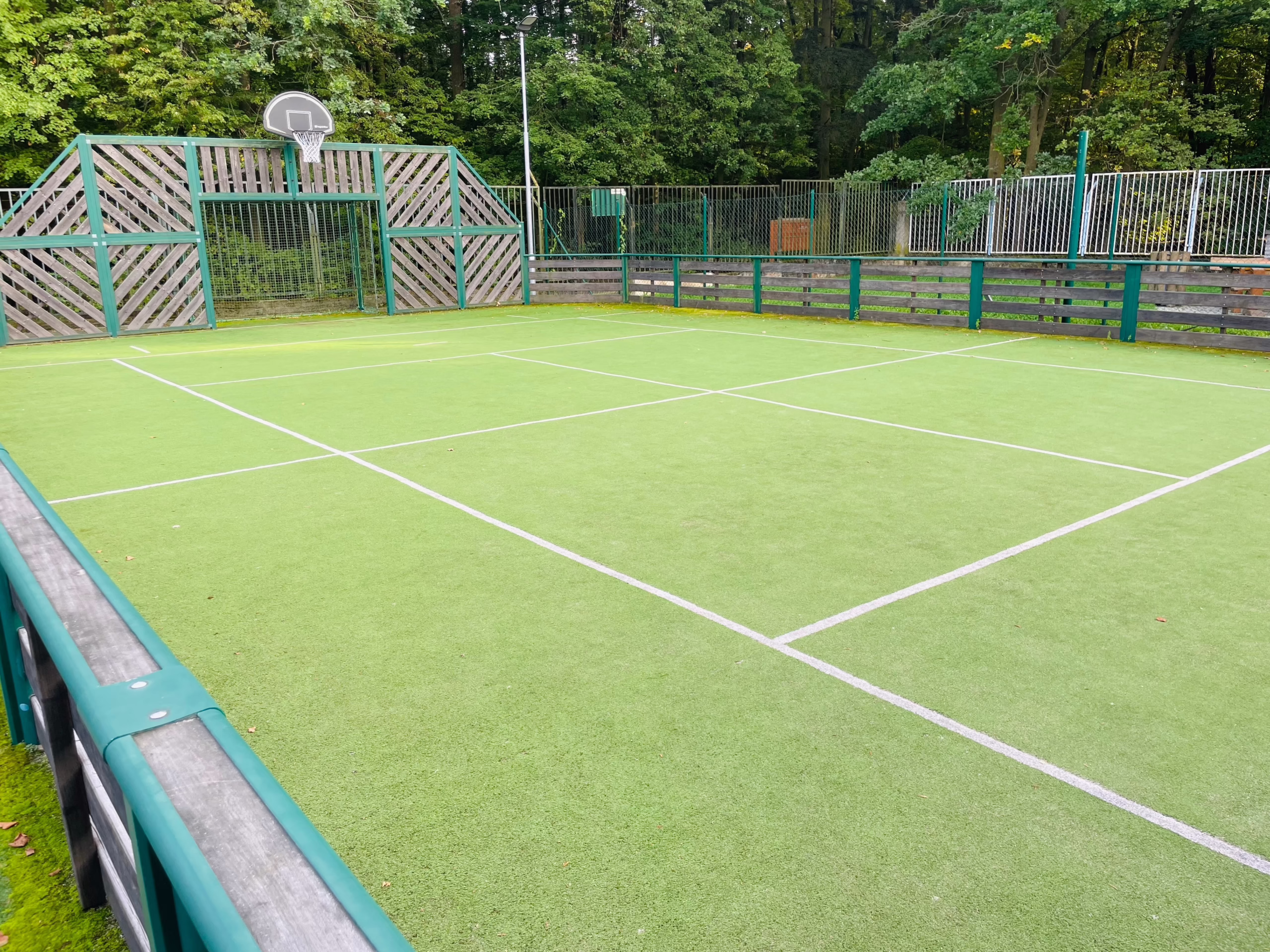 Optimizing Indoor Practice Spaces: Layouts and Material Choices 